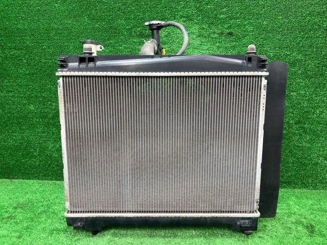 サクシード NCP165V ラジエーター U 4WD 422136-2450 16400-21380 058