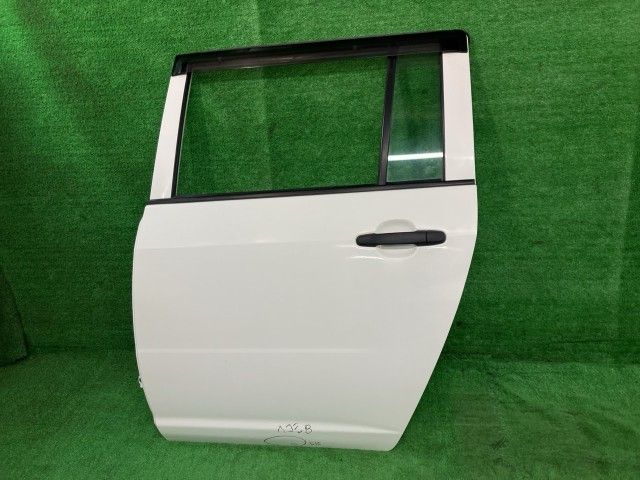 サクシード NCP165V 左リアドア U 4WD ニホンイタ M3108 67004-52580 058