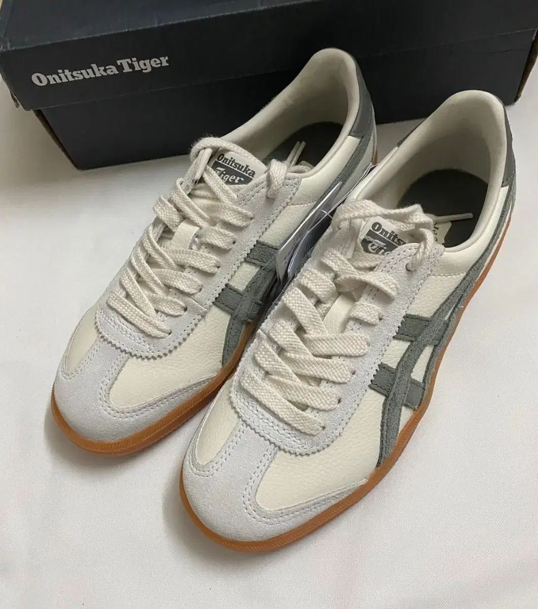 オニツカタイガー 1183C086-103 Classic スニーカー