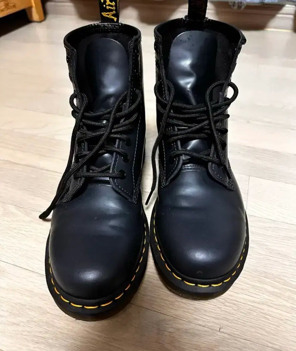 DR. MARTENS 8ホール
