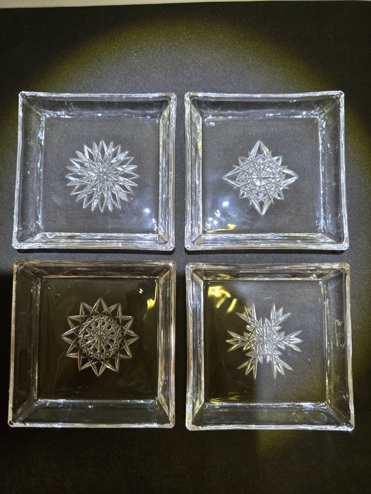【アウトレット商品】(特別ＳＡＬＥ品)４個セット商品　　スクエアプレート　小皿　お醬油さし　盛りこぼし　小鉢　お皿　皿　小物入れ１点物　クリア【KALEIDO　GLASS】
