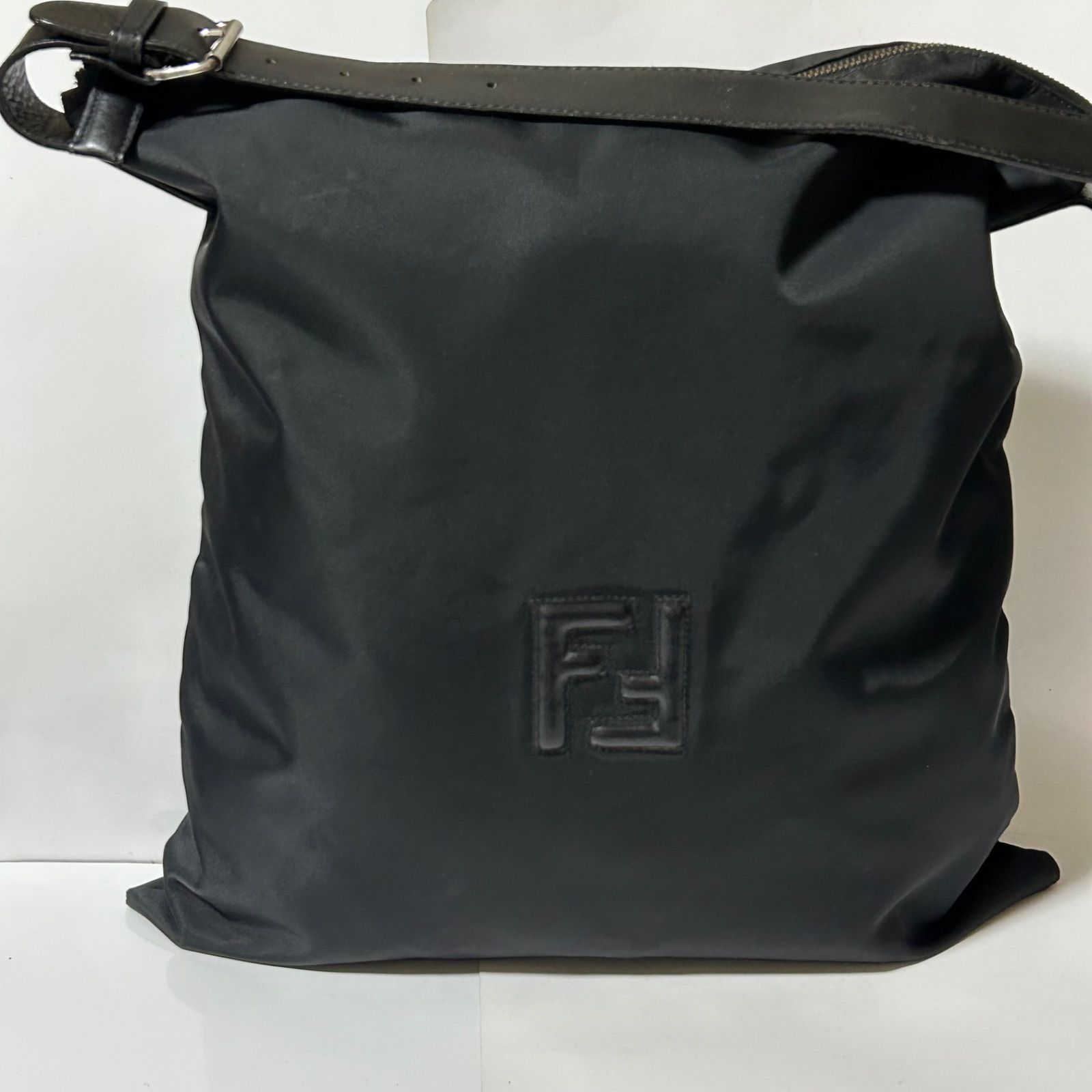 FENDI フェンディ FFロゴ ナイロン ショルダー バッグ ブラック 