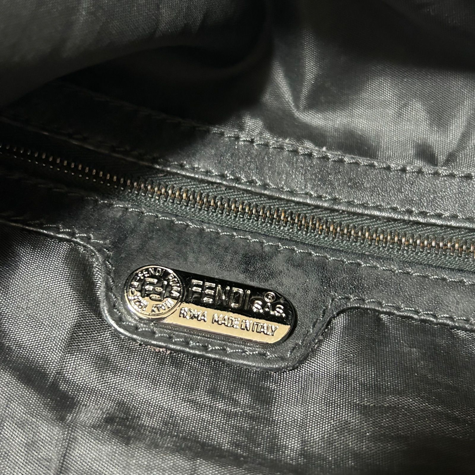 FENDI フェンディ FFロゴ ナイロン ショルダー バッグ ブラック 