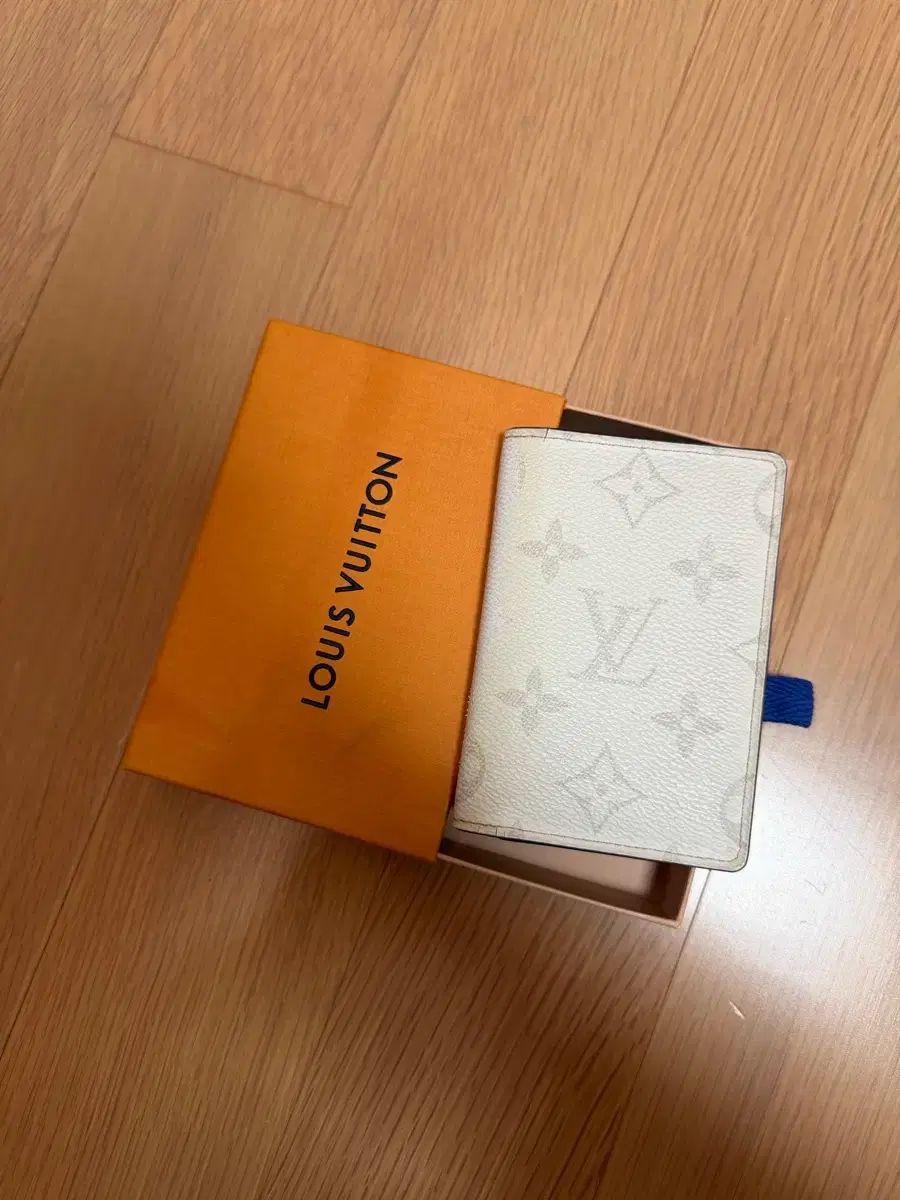 ルイヴィトン オーガナイザー カードウォレット