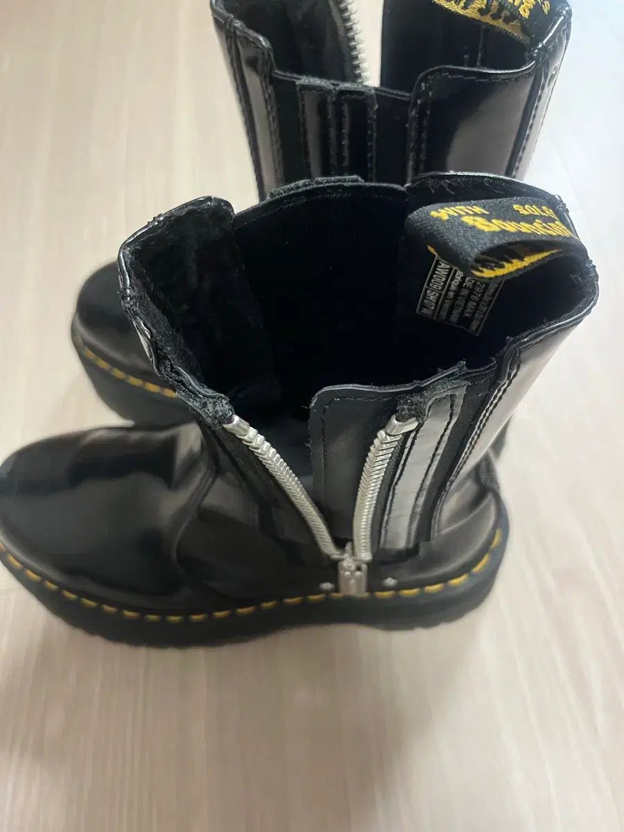 DR. MARTENS ドクターマーチン 2976 マックス ブラック ブーツ 환승연애 ミンギョン ブーツ