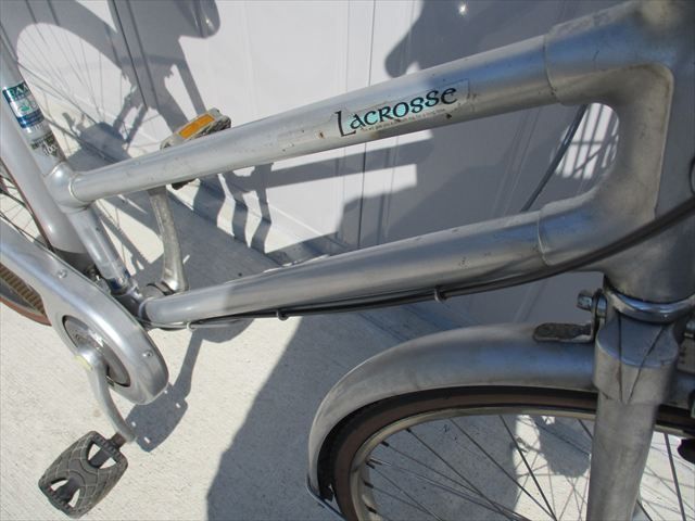 F82★整備済み★完成車発送★中古シティ自転車【ブリヂストン LACROSSE 27インチ 軽快車 シルバー 】 F82★整備済み★完成車発送★中古シティ自転車【ブリヂストン LACROSSE 27インチ 軽快車 シルバー 】