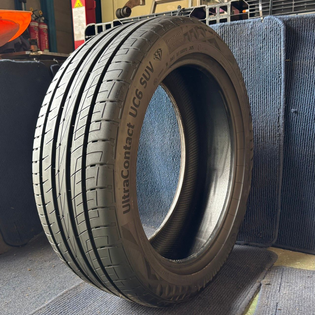 ☆送料無料☆【2025年製造】【溝9分山】Continental UltraContacto UC6 SUV 1本 235/50R19 ASP3590