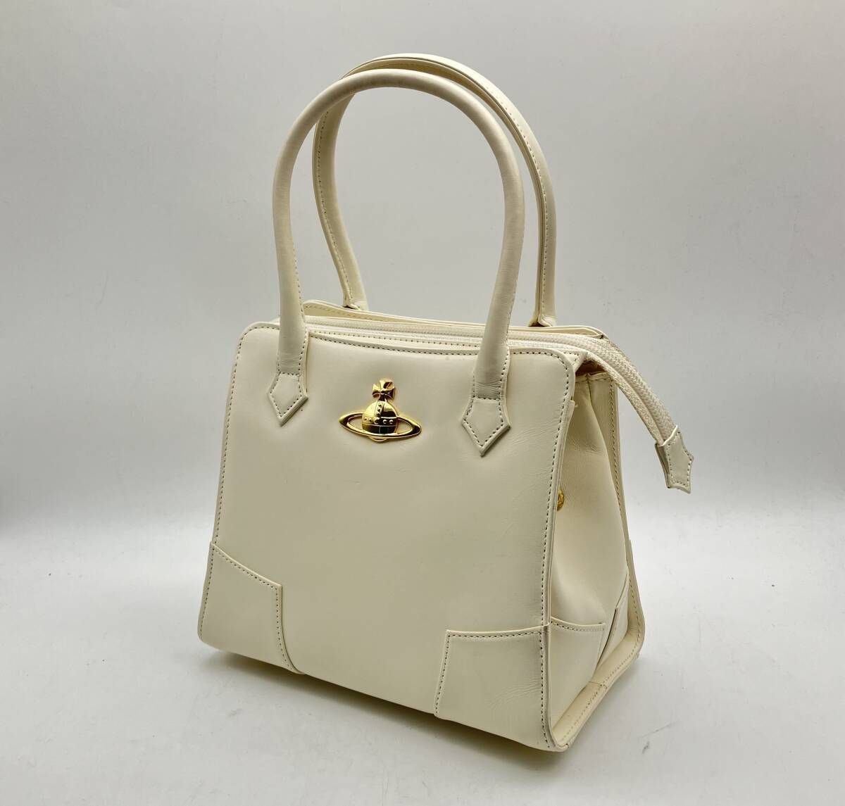 VIVIENNE WESTWOOD ヴィヴィアンウエストウッド ハンドバッグ オフ 