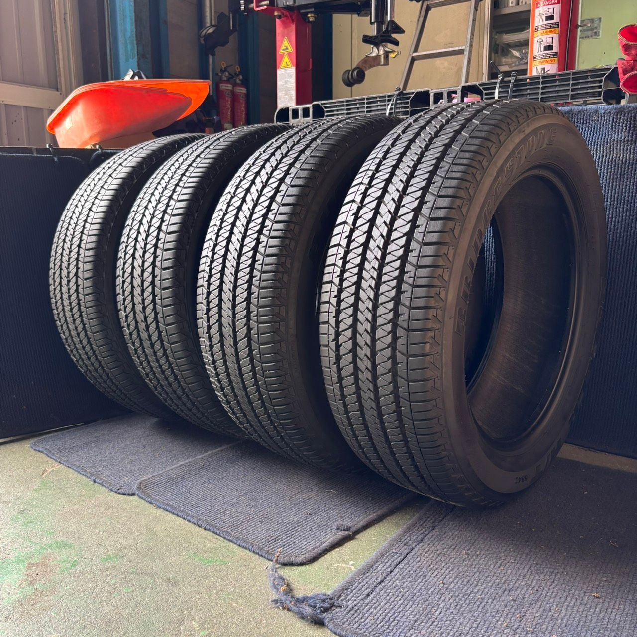 ☆送料無料☆【2024年製造】【溝7.5~9分山】BRIDGESTONE DUELER H/T 684Ⅱ 4本 235/55R18 ASP3593