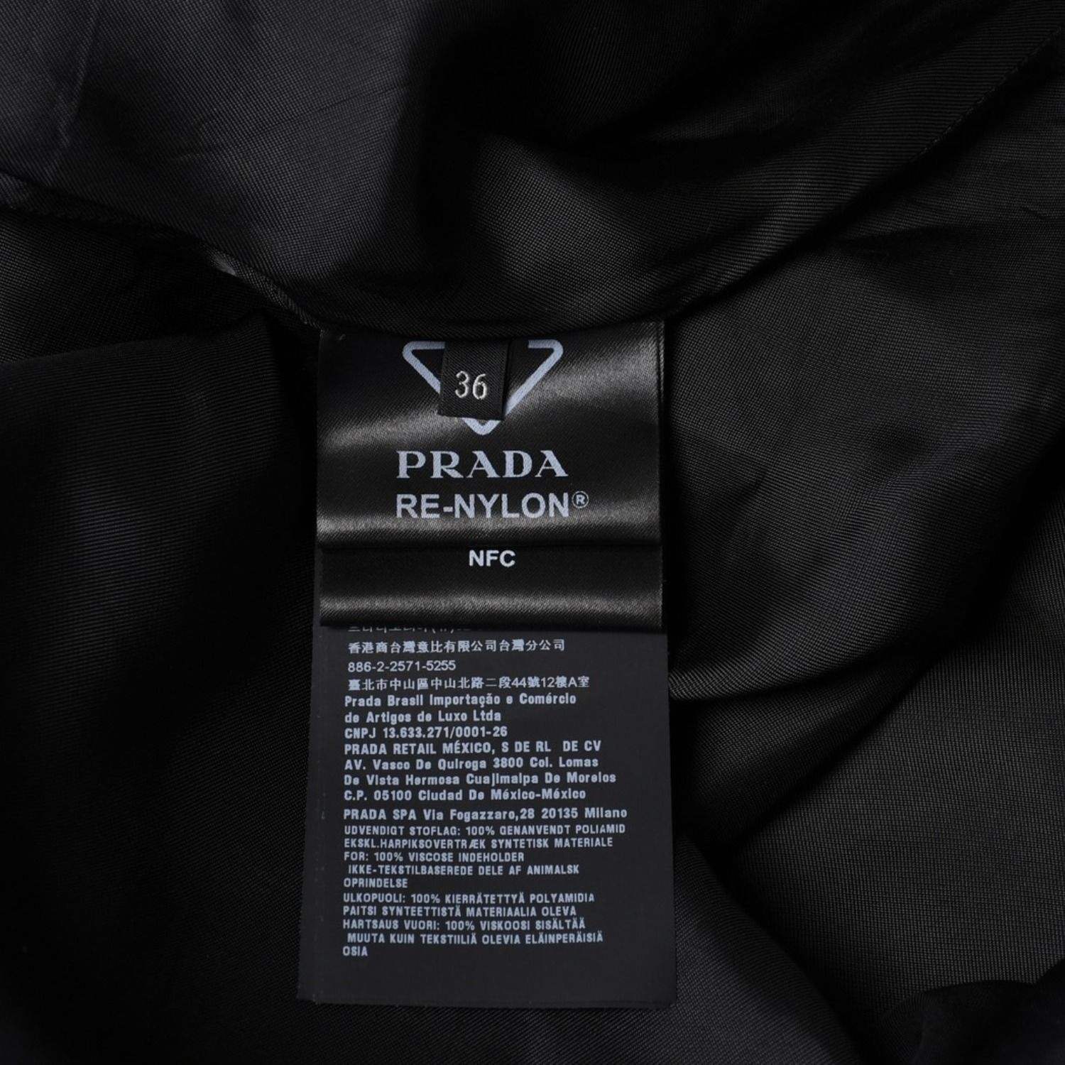 極美品 PRADA プラダ Re-nylon ポーチ付き ノースリーブワンピーストライアングルロゴ メタル ポーチ ノースリーブ Aラインシルエット 中古 4a001964