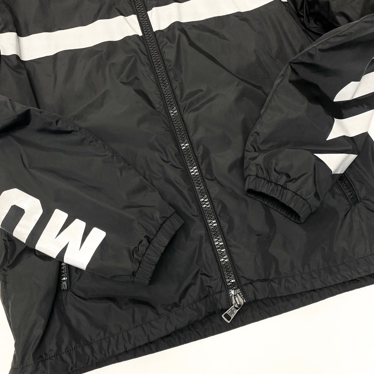 42e13 MONCLER モンクレール off-Whiteコラボ フーディーナイロン 