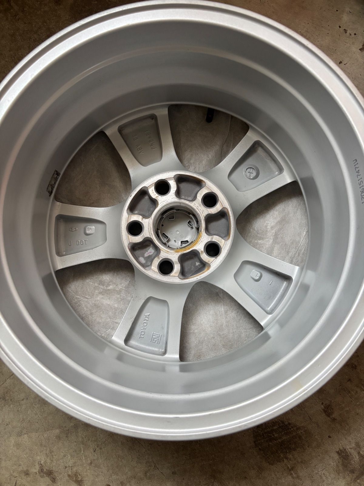 送料込み！ トヨタ純正 16インチ 6.5J 114.3 5H アルミホイール 4枚