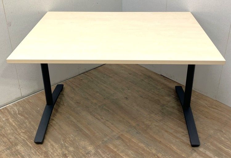 【中古品】コクヨ 天板フラップ式1200ミーティングテーブル ナチュラル