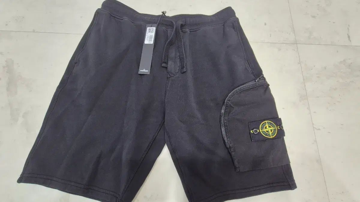 25SS STONE ISLAND ストーンアイランド バミューダ ハーフパンツ