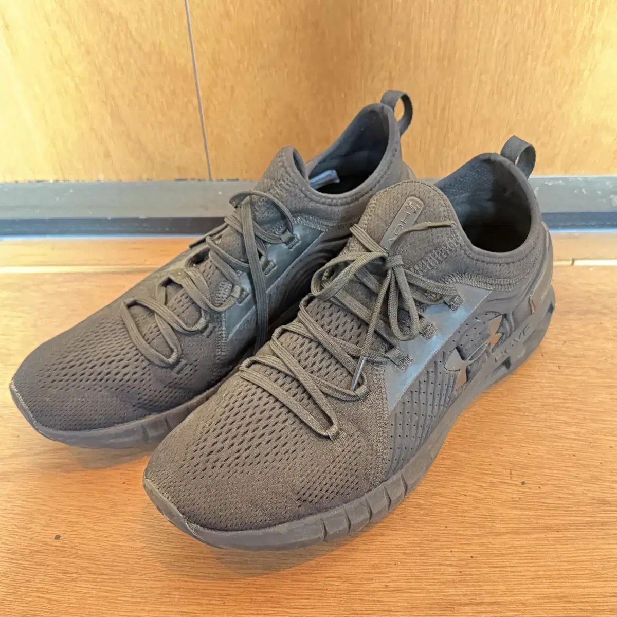 UNDER ARMOUR アンダーアーマー HOVR FANTOM SE ランニングシューズ 