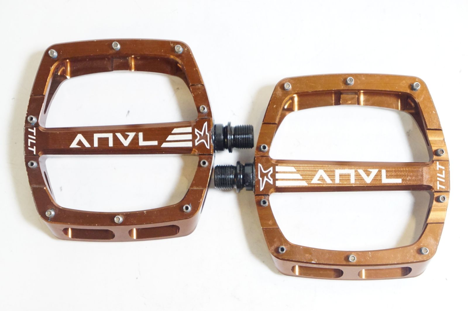ANVL COMPONENTS 「アンビル コンポーネンツ」 TILT V3 ALUMINUM ペダル / バイチャリ熊谷店