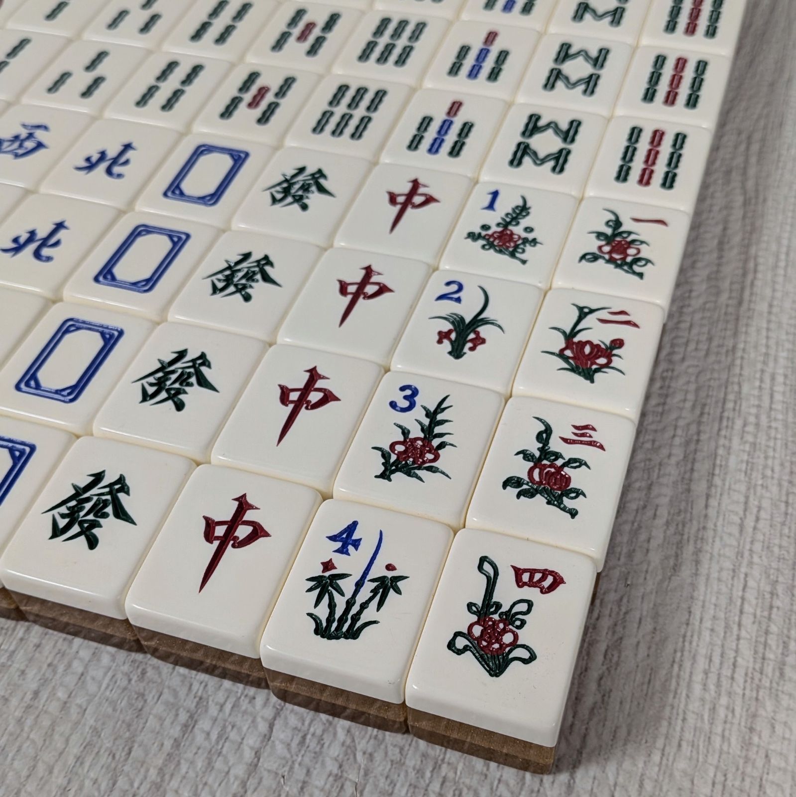 中国 麻雀牌 デカ牌 ジャンボ牌 重量牌 予備牌 チップ サイコロ ケース 中国 麻雀牌 デカ牌 ジャンボ牌 重量牌 予備牌 チップ サイコロ ケース
