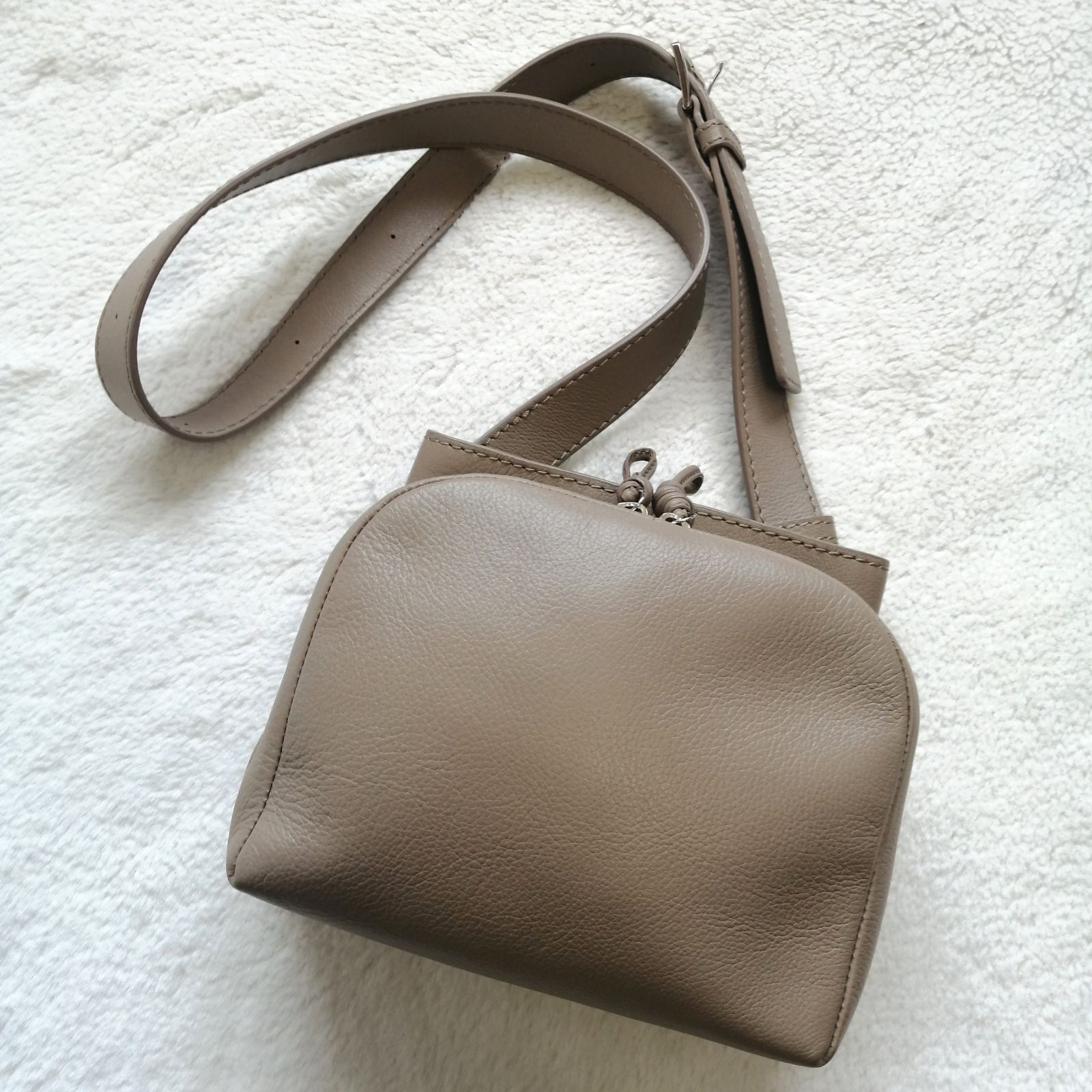 美品☆マザーハウス ショルダーバッグ ソラM ベージュ ポシェット