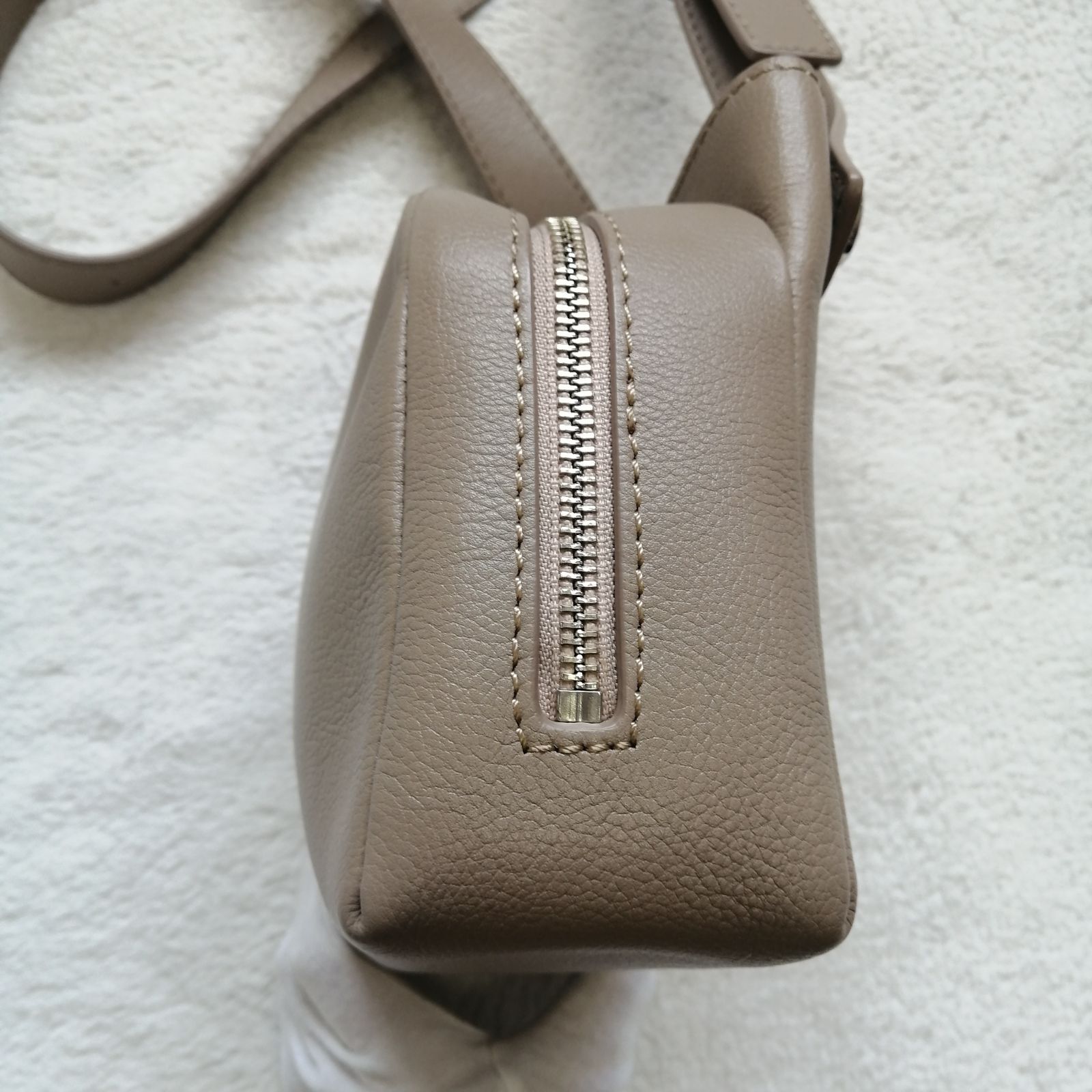 美品☆マザーハウス ショルダーバッグ ソラM ベージュ ポシェット 