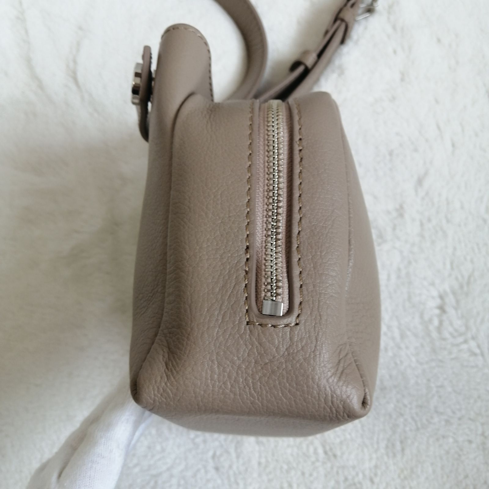 美品☆マザーハウス ショルダーバッグ ソラM ベージュ ポシェット 