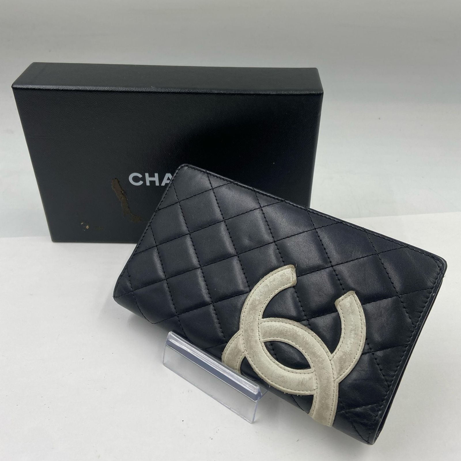 CHANEL ブラック キルティング 長財布　ノベルティ DWE ディズニーワールドファミリーCHANEL キルティング長財布 【公式通販】
