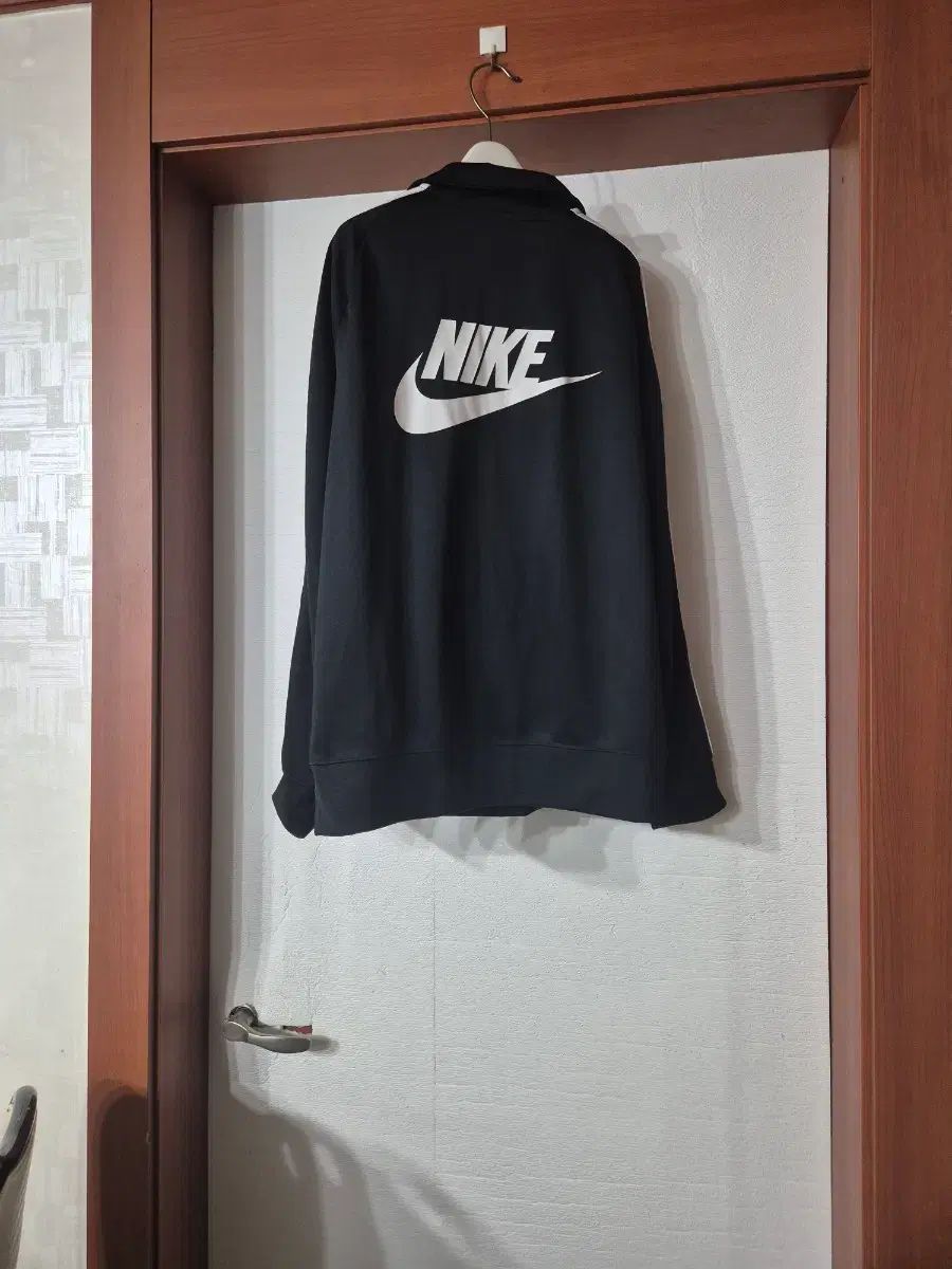 ナイキ ブラック トレーナー ハーフネック 長袖Tシャツ