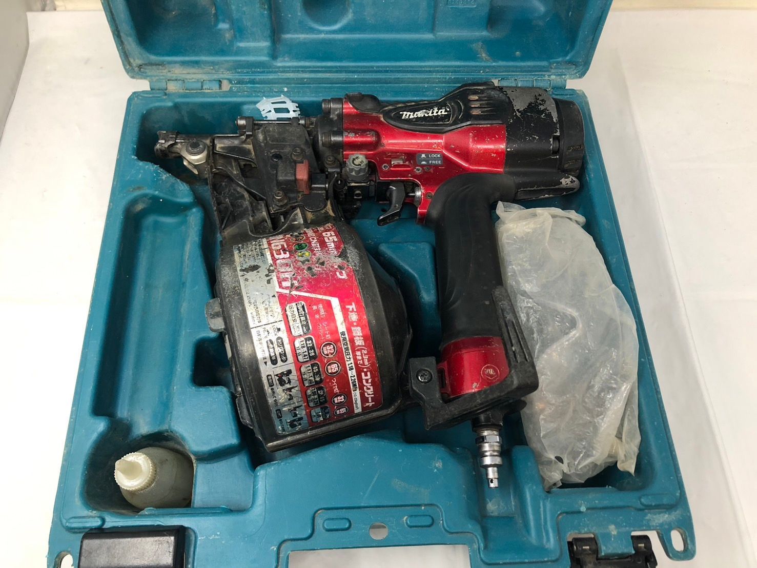 ◆makita マキタ　65㎜高圧エア釘打ち機　AN630H　現状品◆21574★ 9,490円