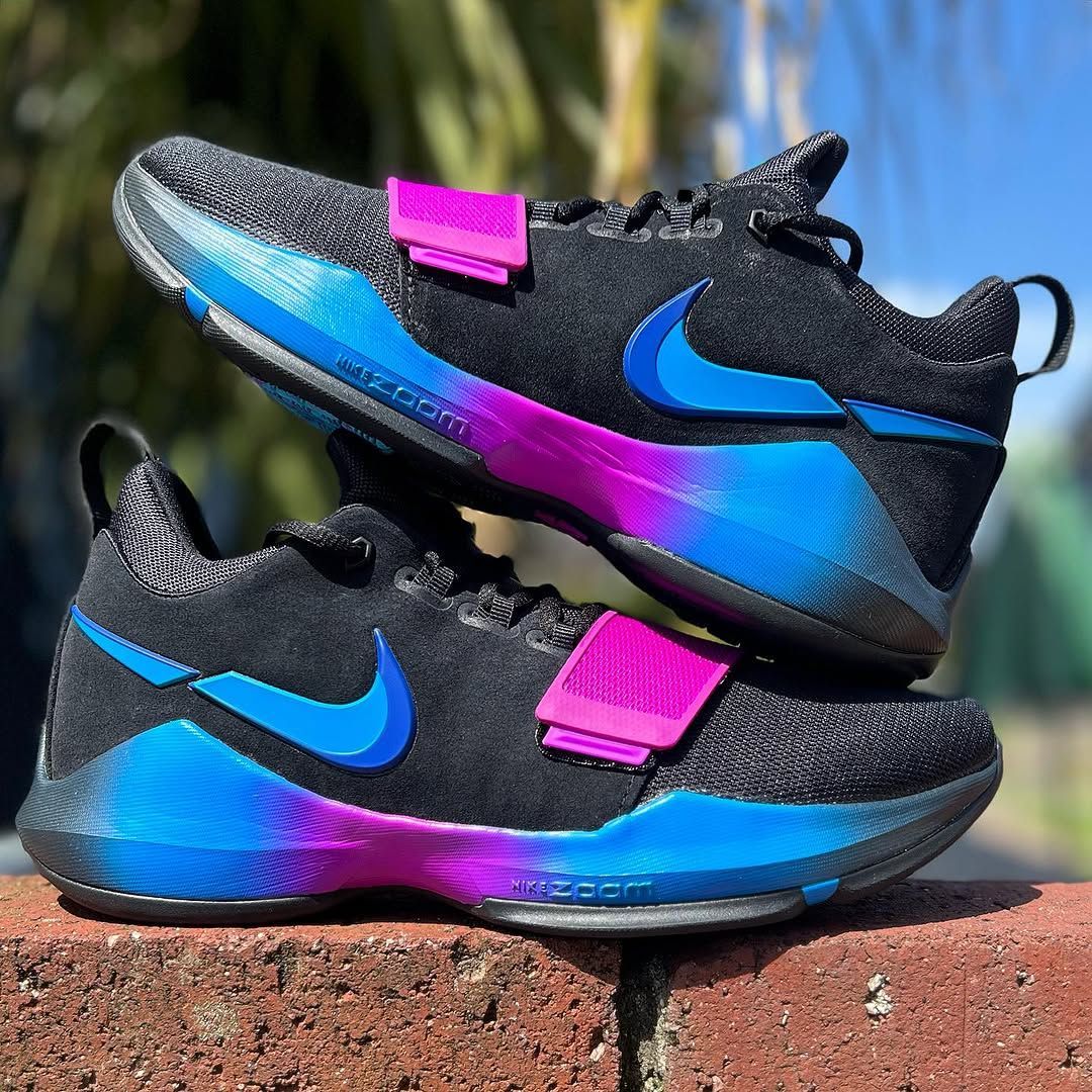 NIKE PG 1 RETRO 'FLIP THE SWITCH' ナイキ ポール ジョージ 1 2026年 復刻 【MEN'S】 black/deep royal blue-hyper violet IV2869-002 26,455円