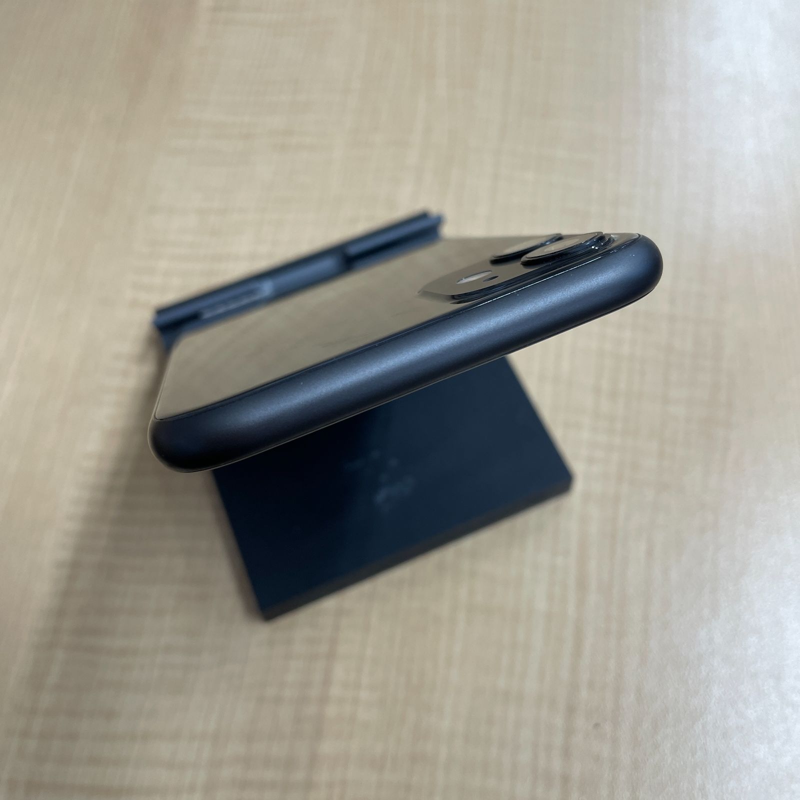 ガラスフィルム同梱】iPhone11 本体 64GB ブラック au版SIMフリー