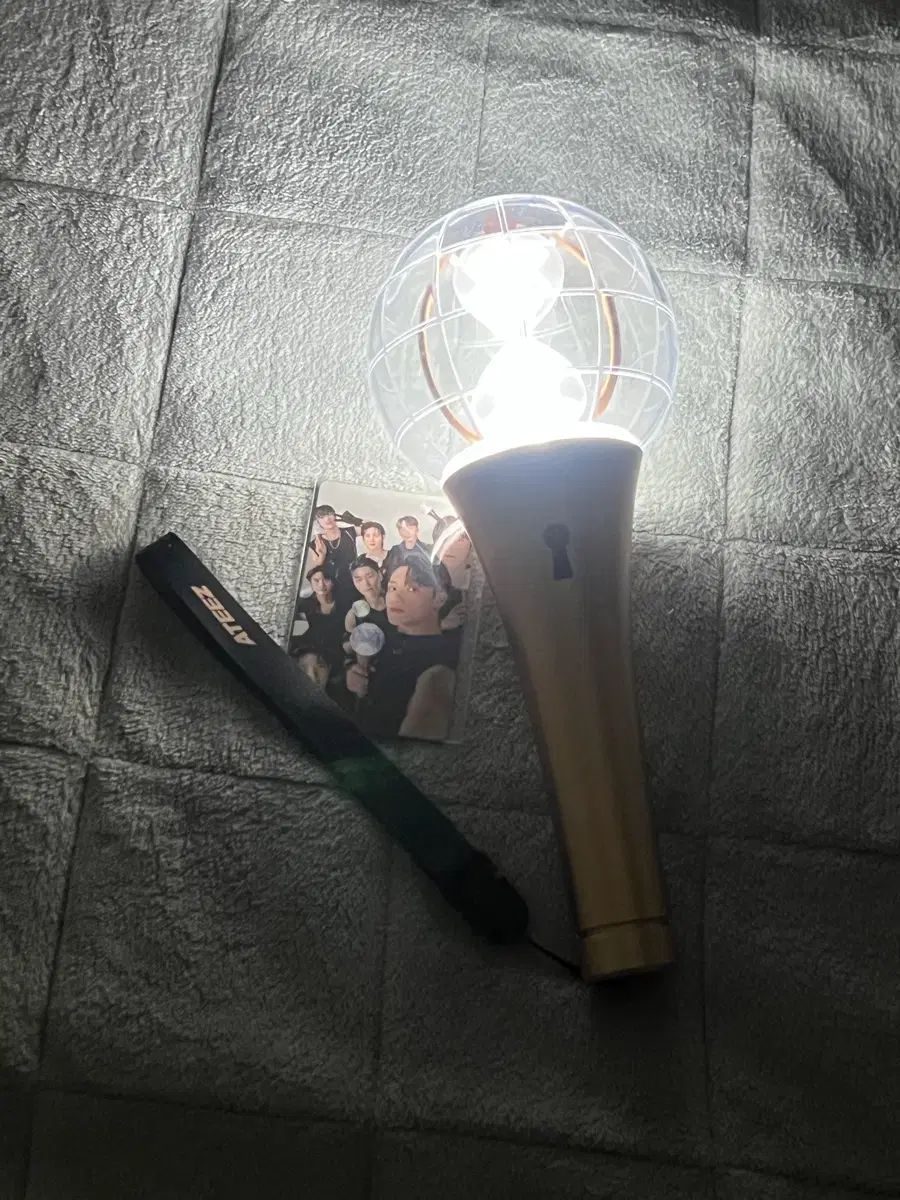 ATEEZ（エイティーズ・アチズ）応援グッズ ペンライト ライティニ 出品