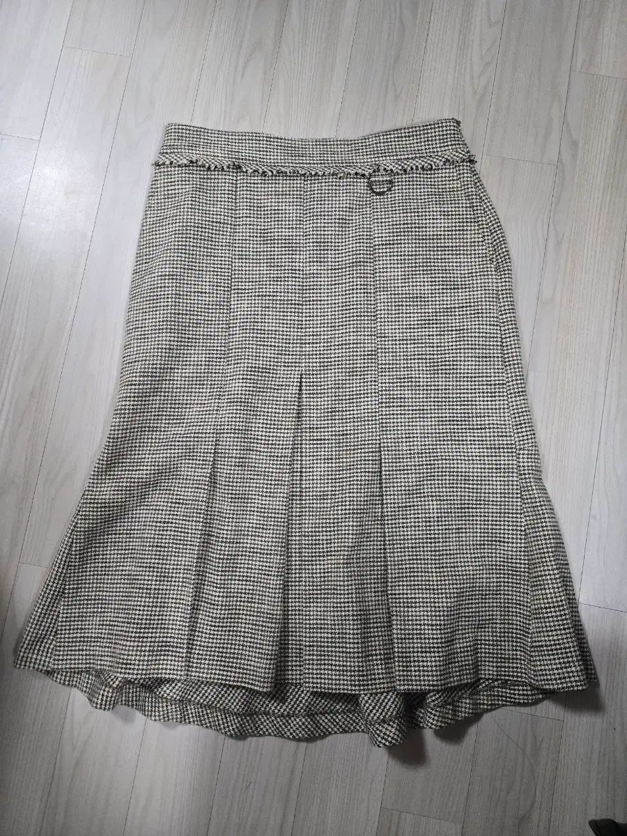 LUCKY CHOUETTE CHECK スカート