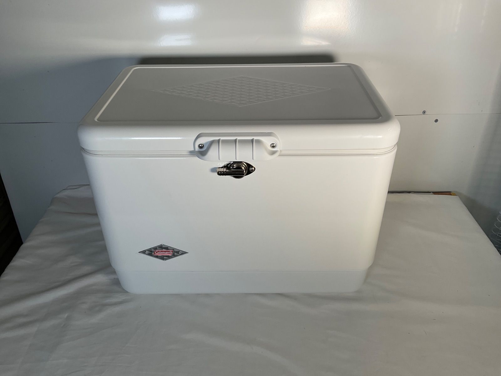 Coleman 54QT70THリミテッドスチールベルトRクーラー（ホワイト）70周年記念モデル新品希少（M-0010）