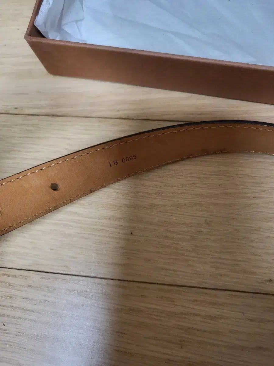 ルイヴィトン 正規品 レディースベルト