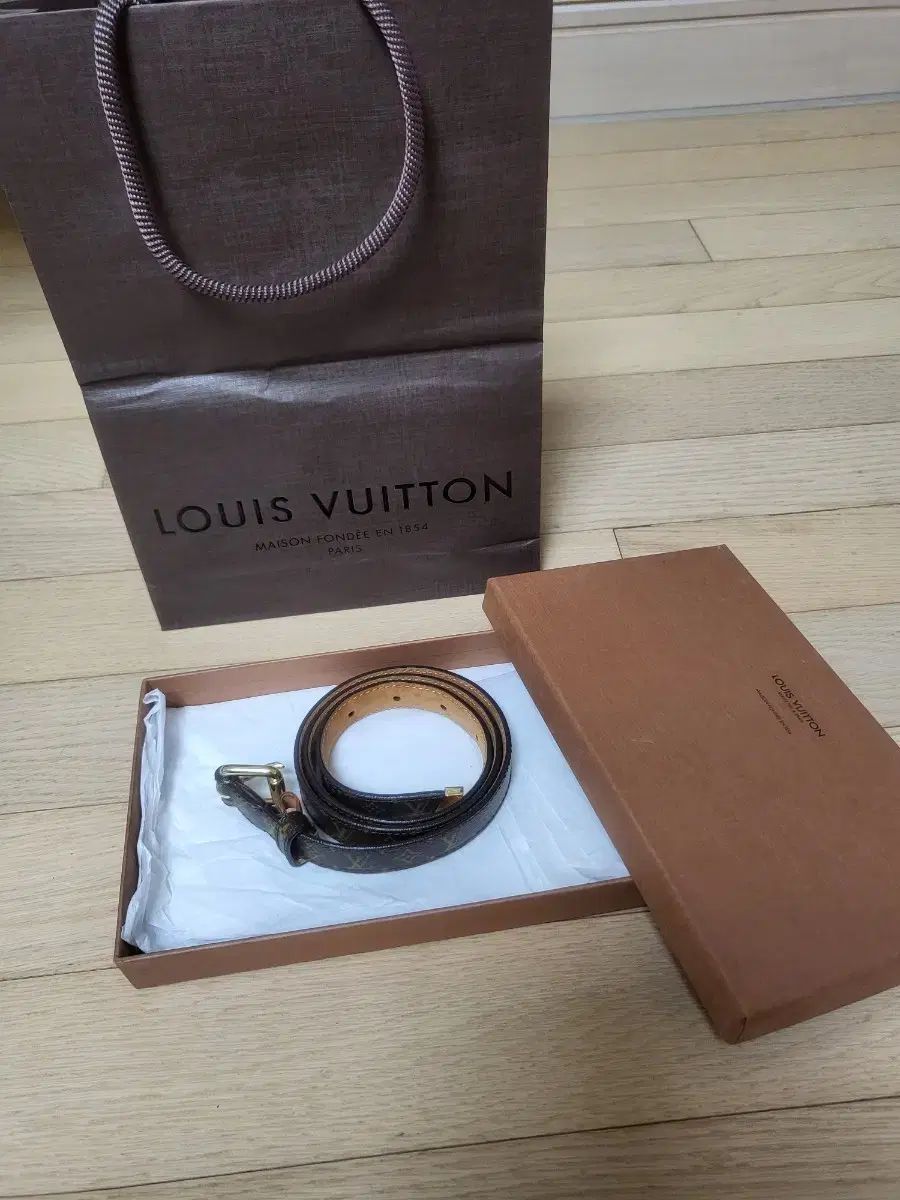 ルイヴィトン 正規品 レディースベルト