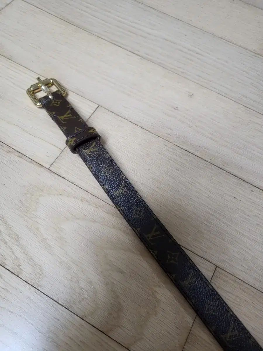 ルイヴィトン 正規品 レディースベルト