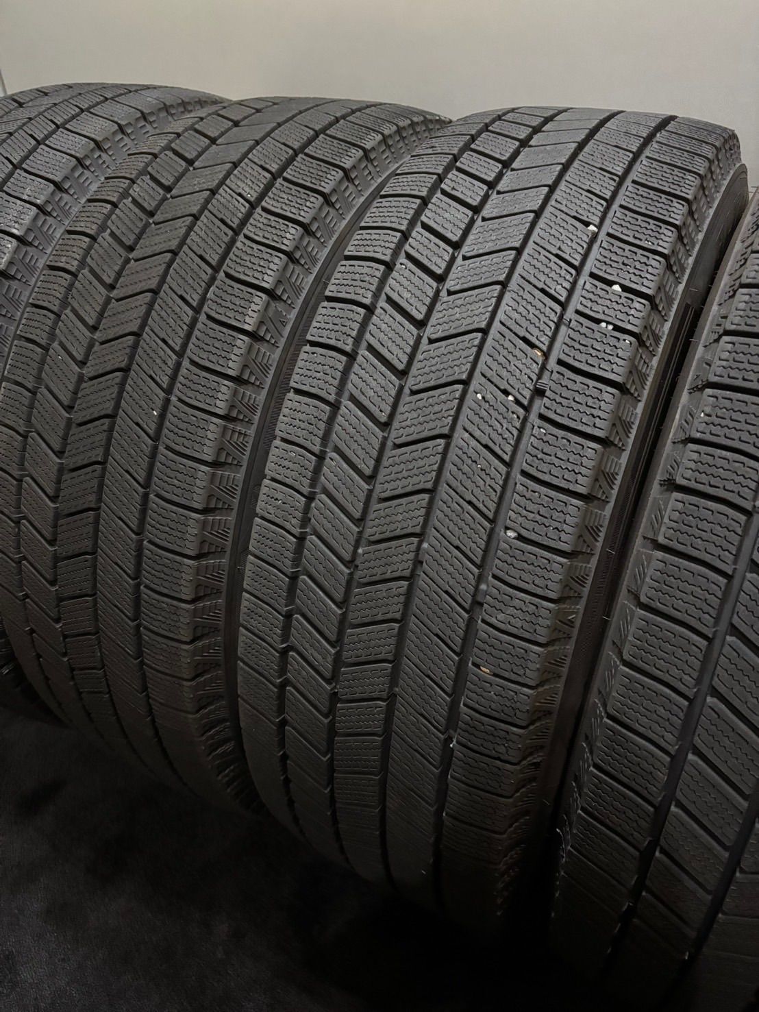 ★225/65R17 BRIDGESTONE/WZ-1 25年製 スタッドレス 4本 ブリヂストン ブリザック 40 アルファード ヴェルファイア (南7-M152)