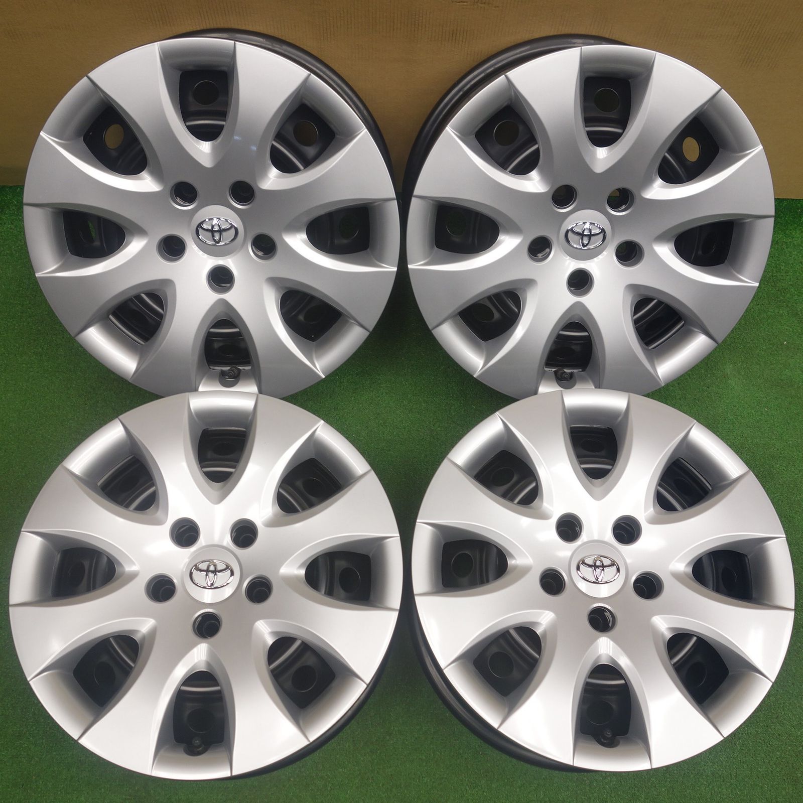 [送料無料] 新車外し★トヨタ プリウスα 純正 スチール ホイール 16インチ 16×6.5J PCD114.3/5H★6041301KTホ