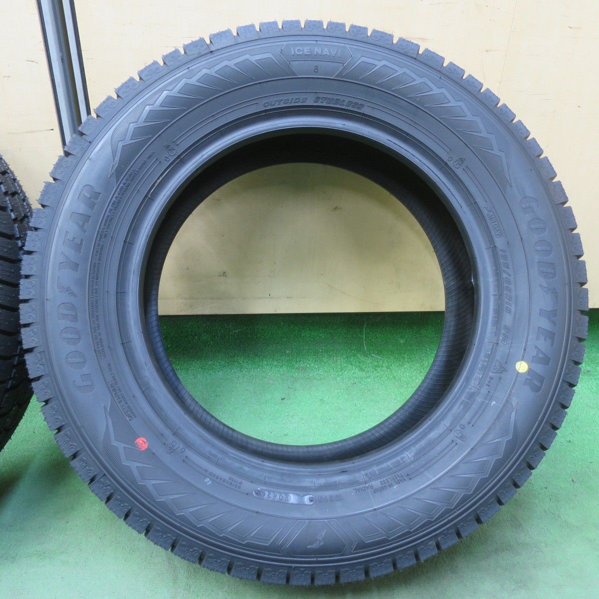 未使用！26年☆スタッドレス 195/65R15 グッドイヤー アイスナビ8 