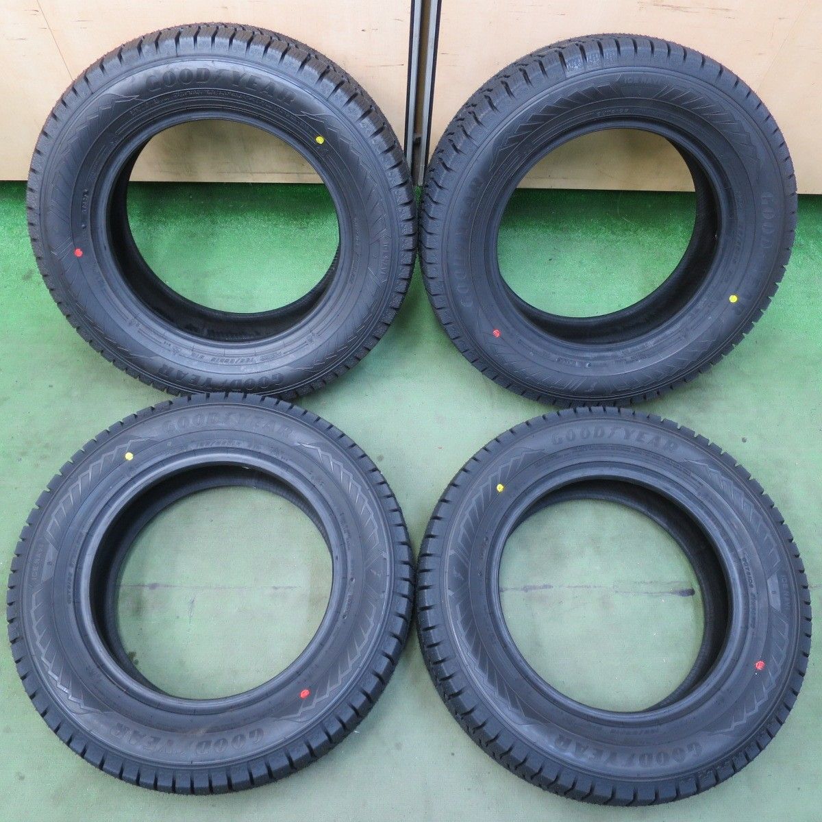 未使用！26年☆スタッドレス 195/65R15 グッドイヤー アイスナビ8 