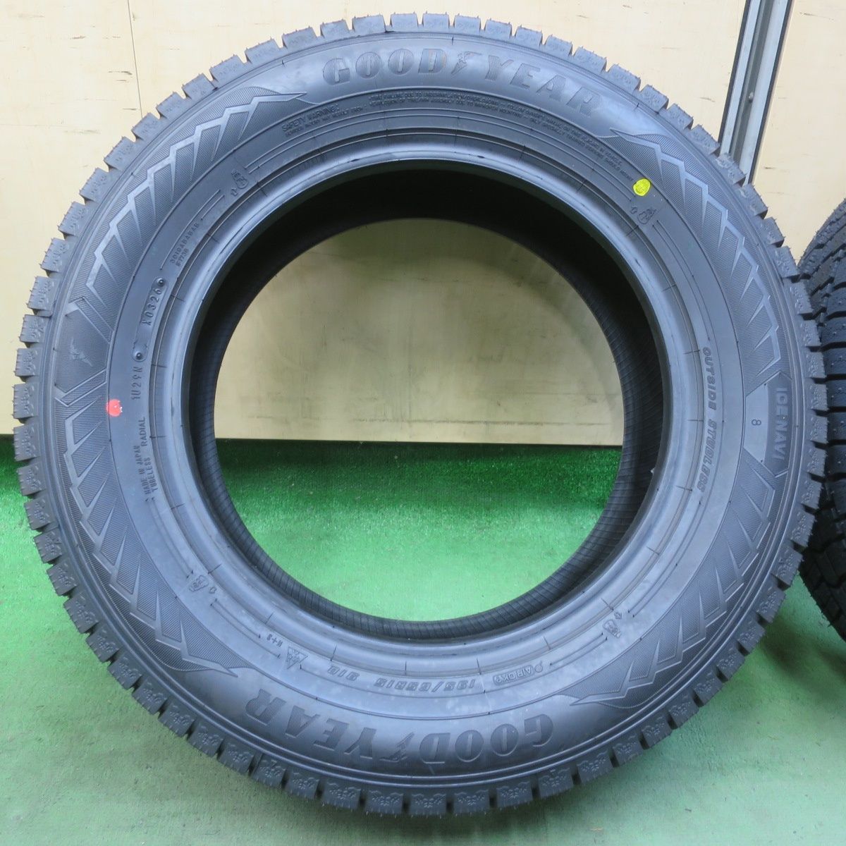 未使用！26年☆スタッドレス 195/65R15 グッドイヤー アイスナビ8 