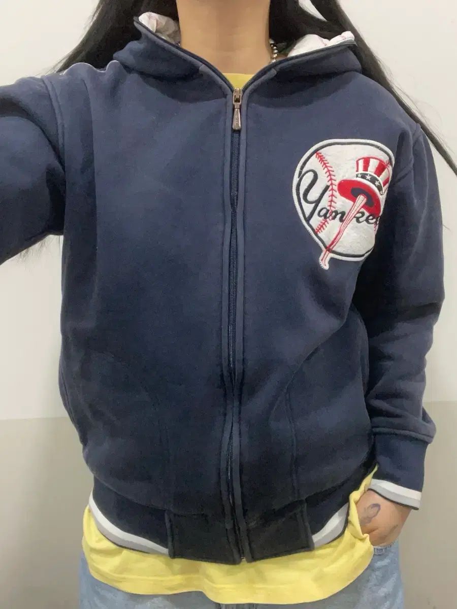 Mitchell & Ness NEW YORK ヤンキース ビックロゴ ジップアップ フーディー