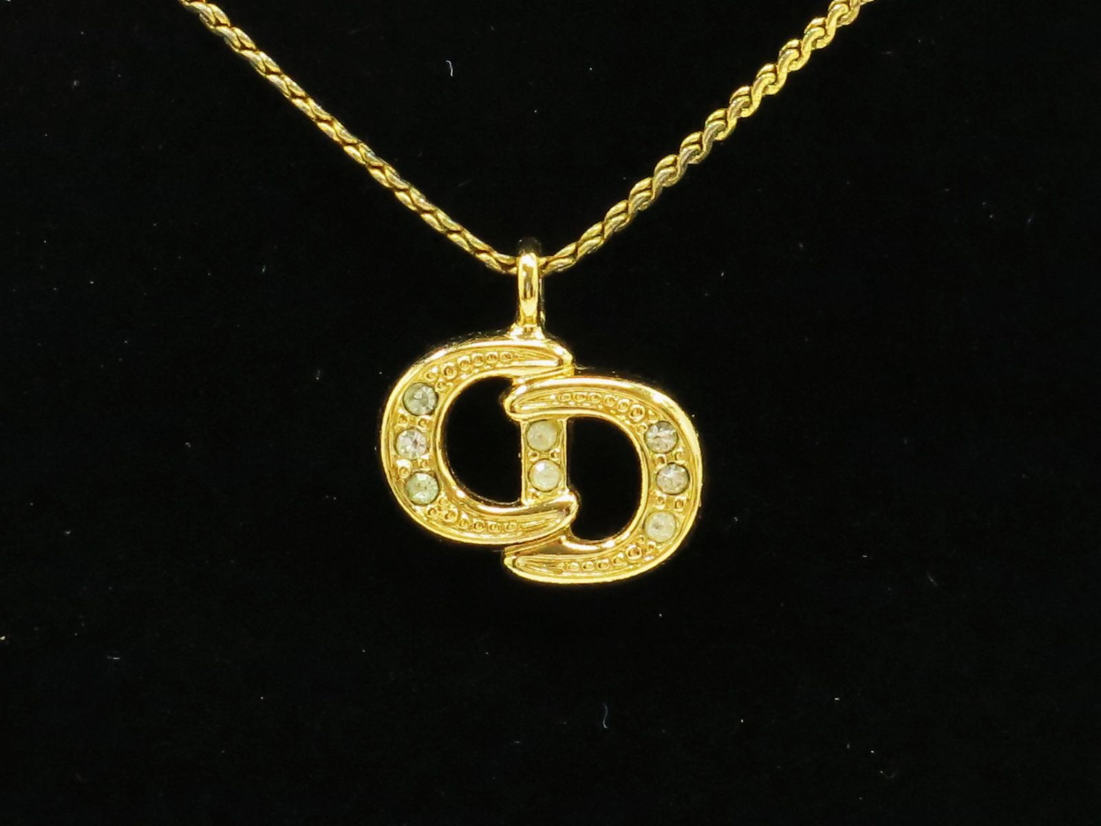 クリスチャンディオール　ネックレス　CDロゴ　ラインストーン　ゴールドカラーメタル　Christian Dior　18714601