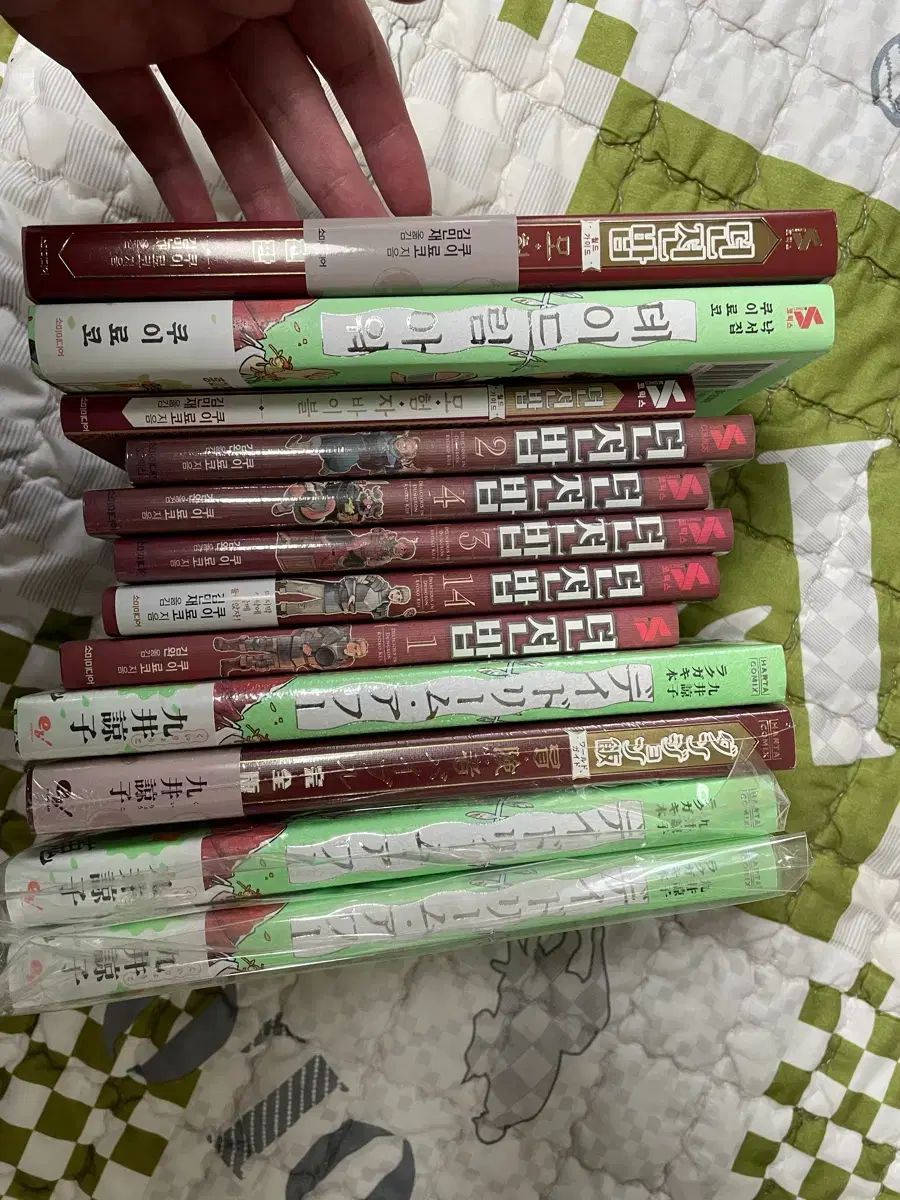 本翡翠　抜群の透明度　極上透彫ネックレストップ　K18刻印台座　箱付 本翡翠 抜群の透明度 極上透彫ネックレストップ K18刻印台座 箱付