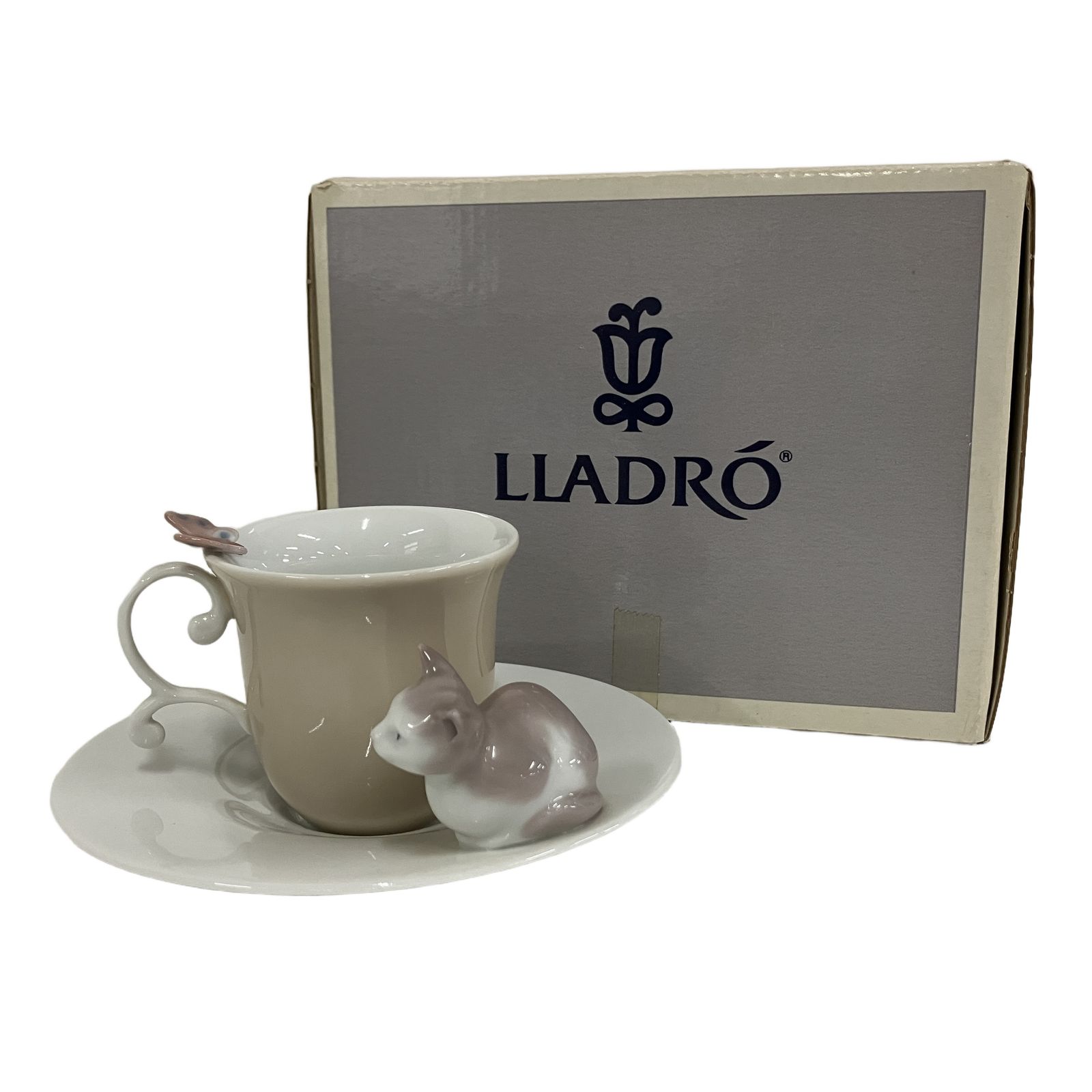 LLADRO 猫と蝶 カップ&ソーサー 06047 食器 リヤドロ 中古 B11233934