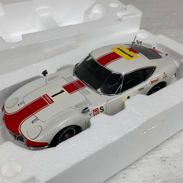 オートアート 1/18 トヨタ 2000GT 1967 富士24時間レース 優勝車 #1