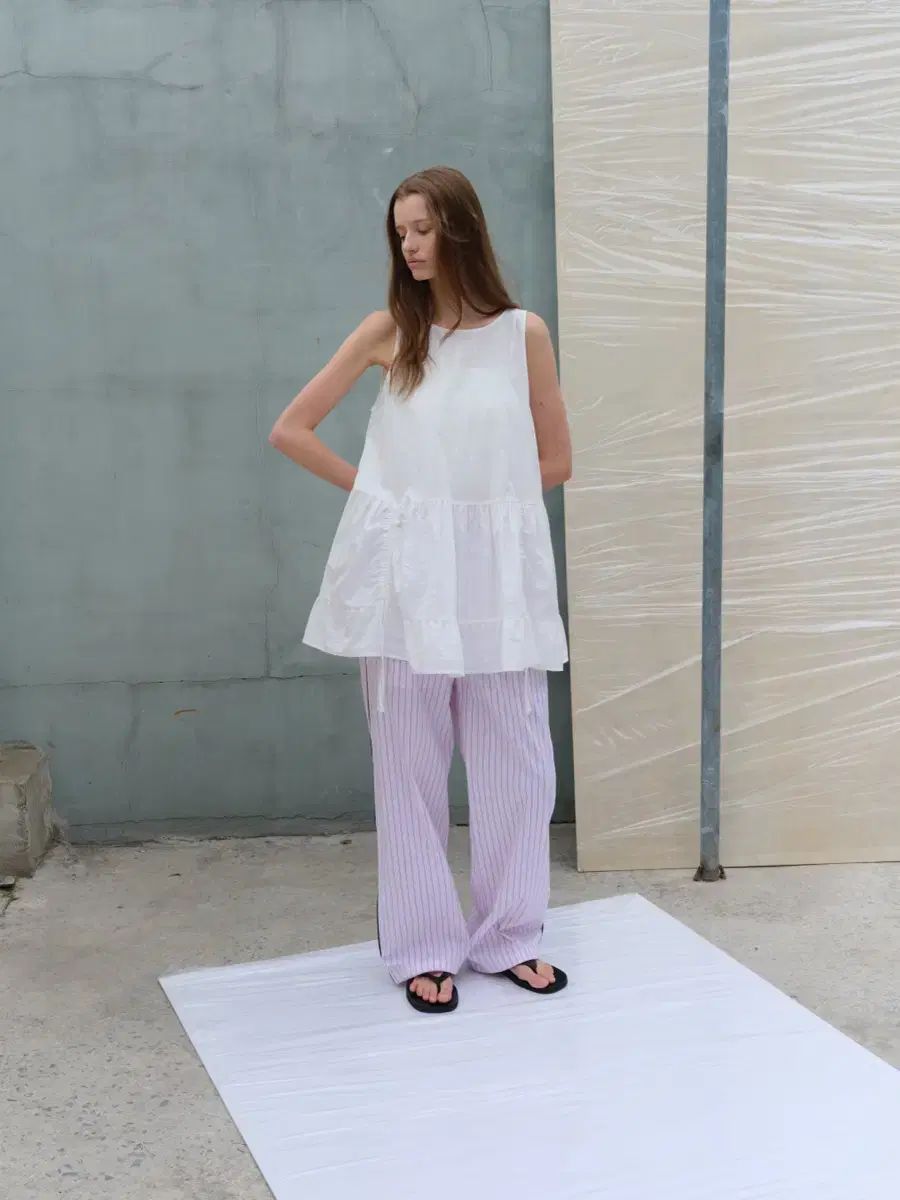 リー Low Tiered Sleeveless Dress
