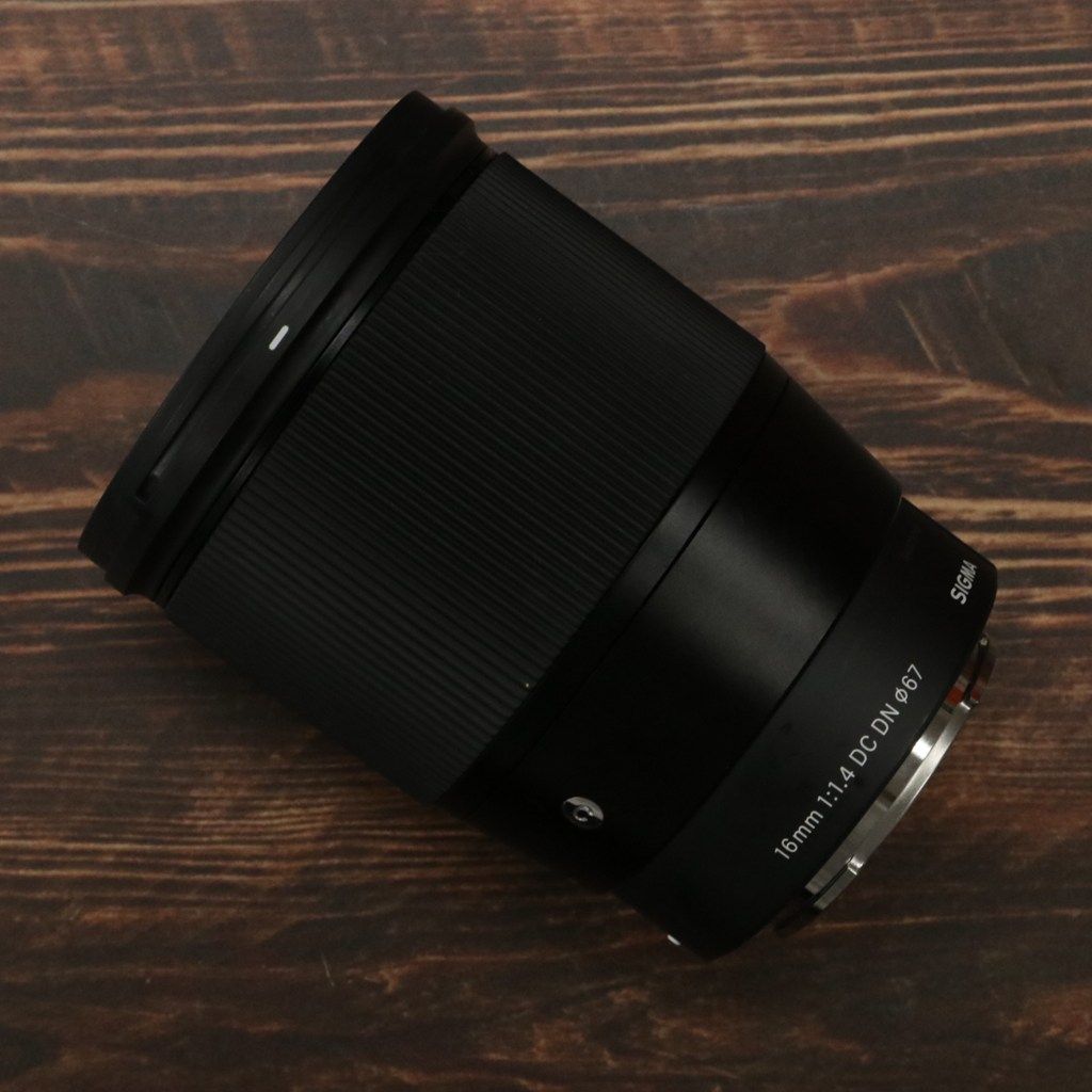 【極上品】 Sigma 16mm F1.4 DC DN Sony Eマウント #7589