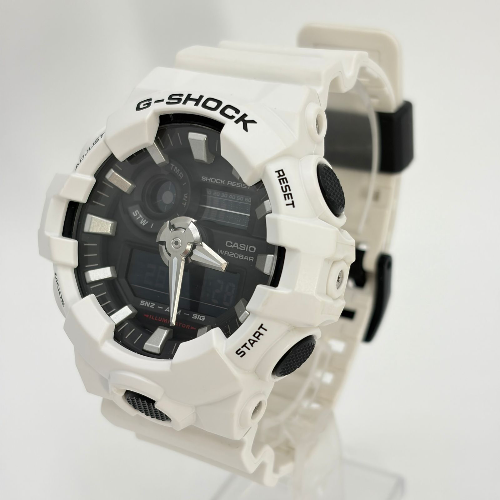 G-SHOCK GA-700-7AJF ホワイト×ブラック CASIO カシオ アナデジ腕時計 20BAR防水 美品 リサイクルマート宇部店