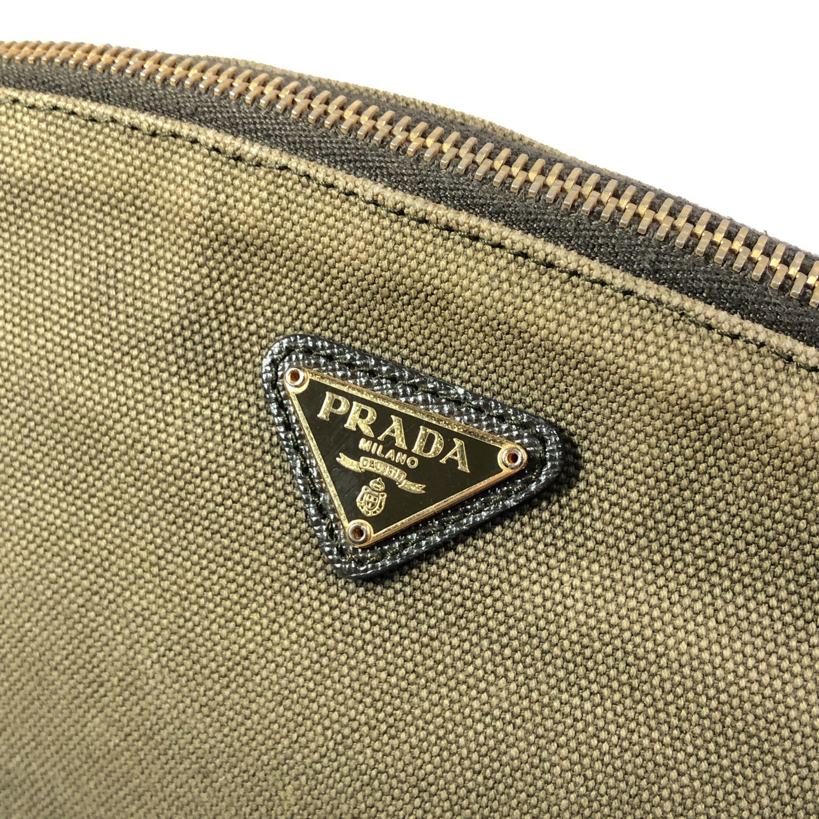 プラダ】本物 PRADA 三角ロゴプレート ポーチ 小物入れ トライアングル 