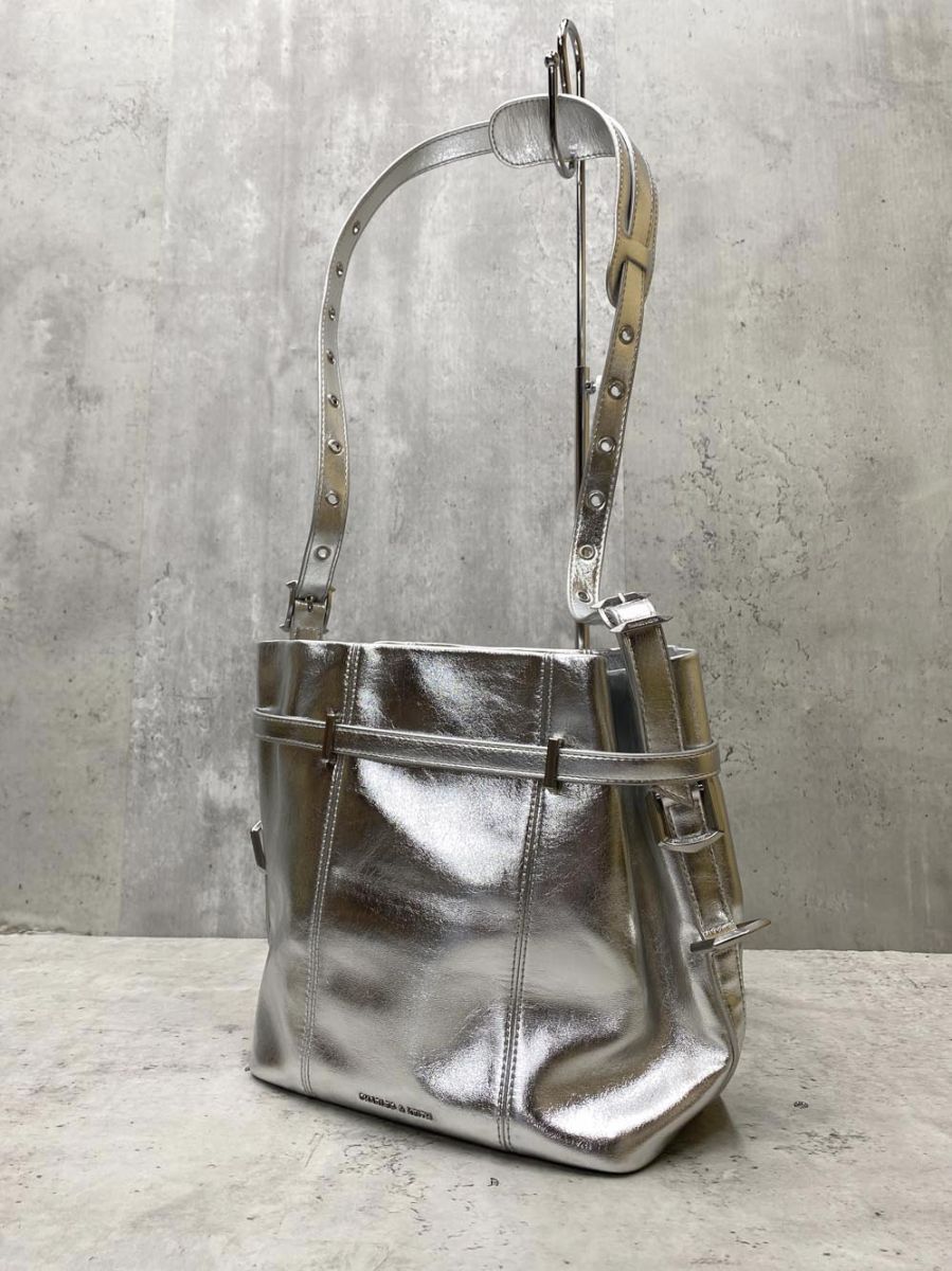 CHARLES & KEITH チャールズ＆キース ブライナ ベルトバケット バッグ /シルバー ■■◎レディース
